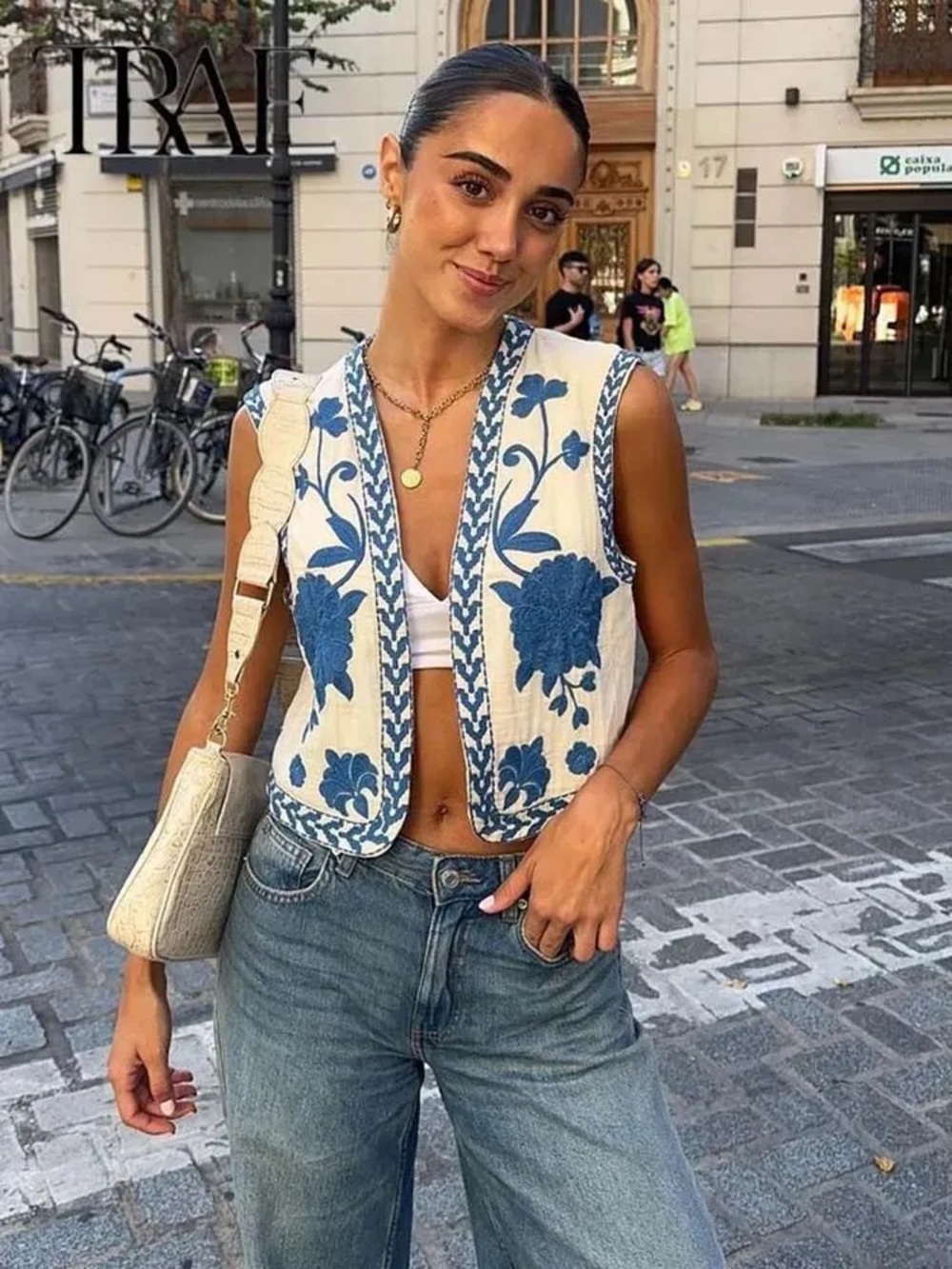 Zara Boho Blue Floral Embroidered Crop Vest Ecru Cowgirl Boho Coastal Sise XXL